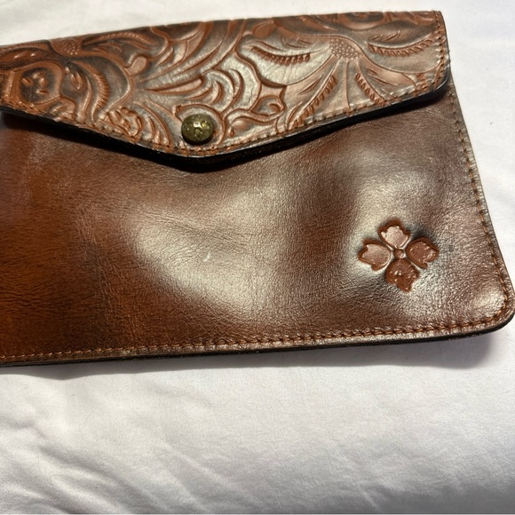 Patricia Nash clutch purse - Picture 6 of 8